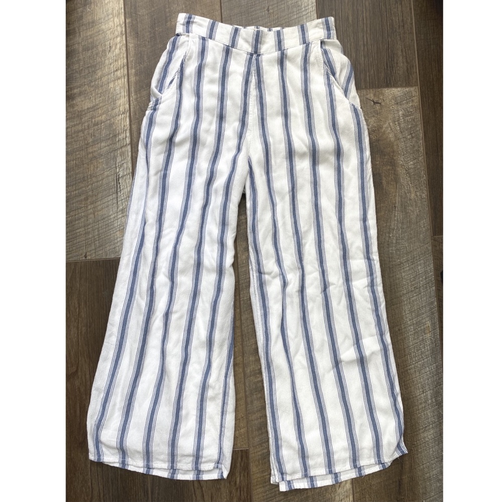 {Hollister} Ultra High Rise Wide Leg Culotte Pants